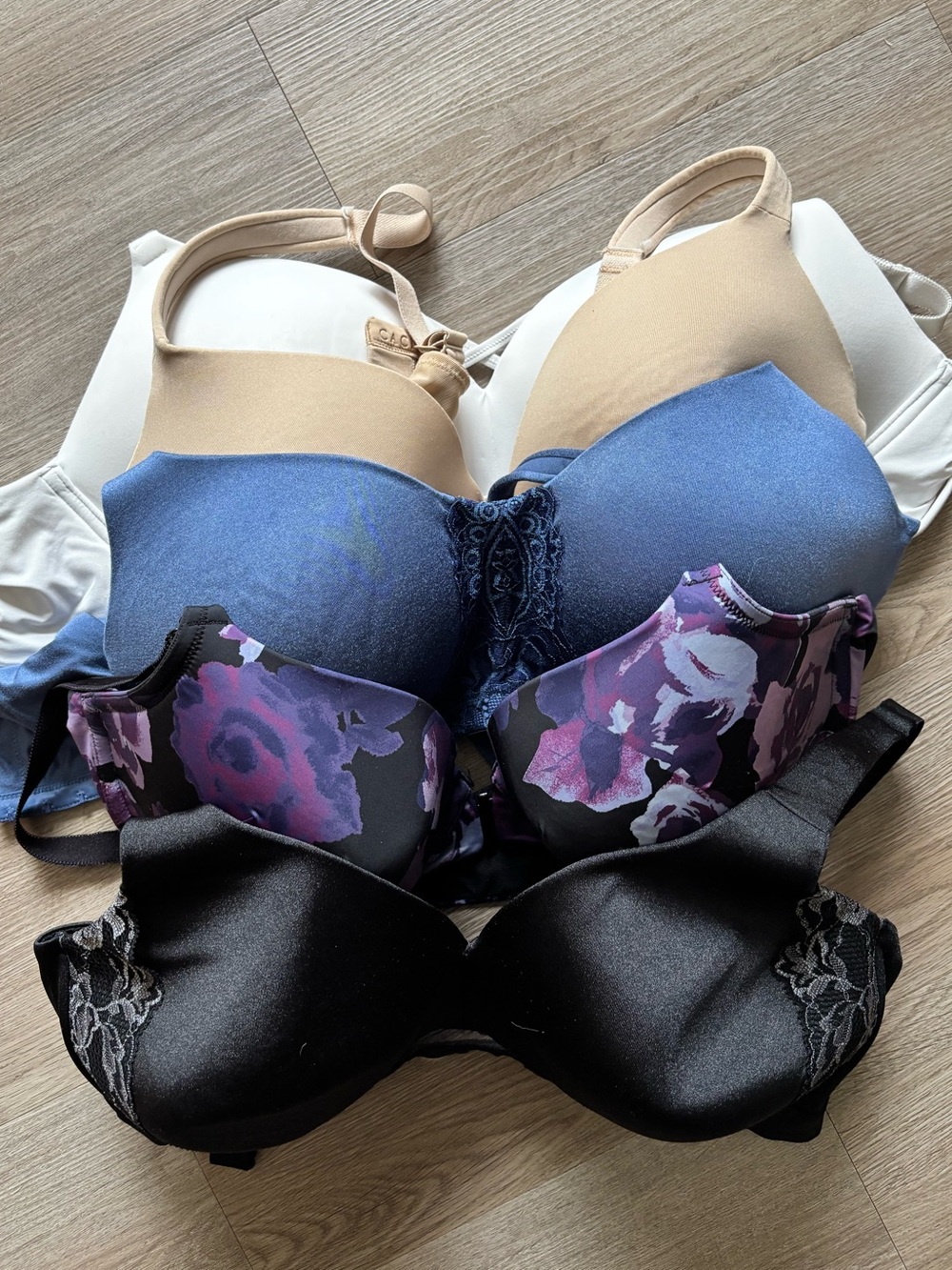 5 Bras- Torrid/Cacique